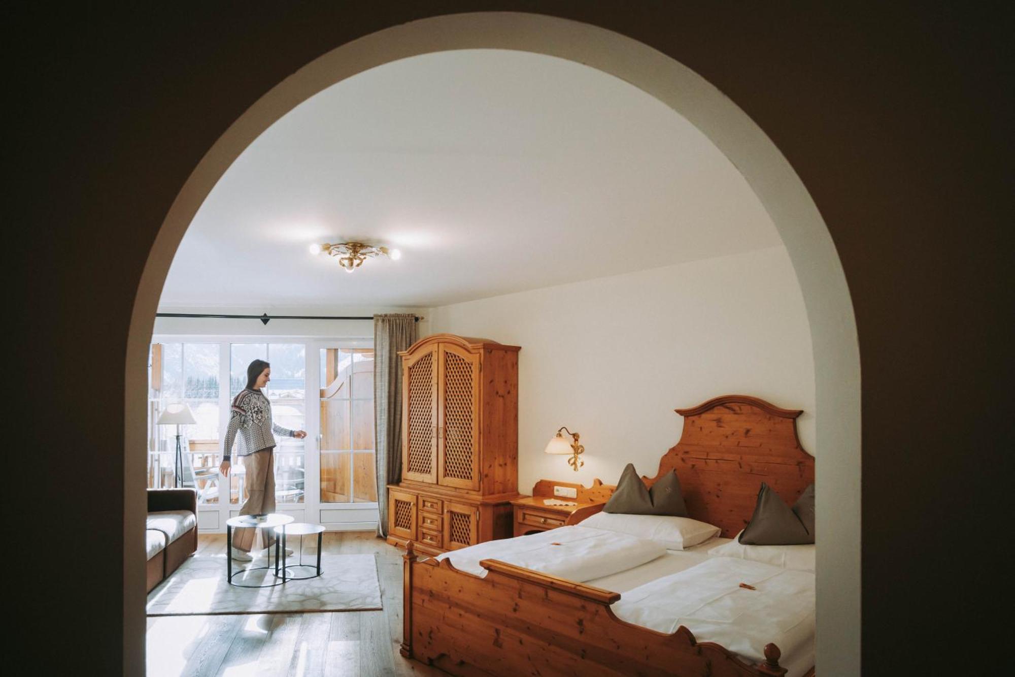 MONS suites wine passion Tannheim Extérieur photo